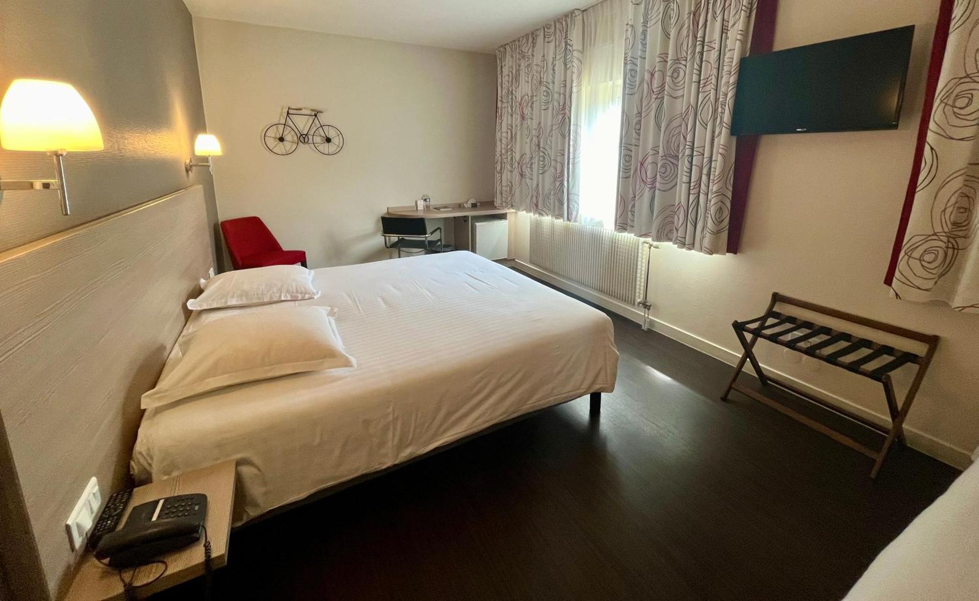 Hotel Le Menestrel Рибовиль Экстерьер фото