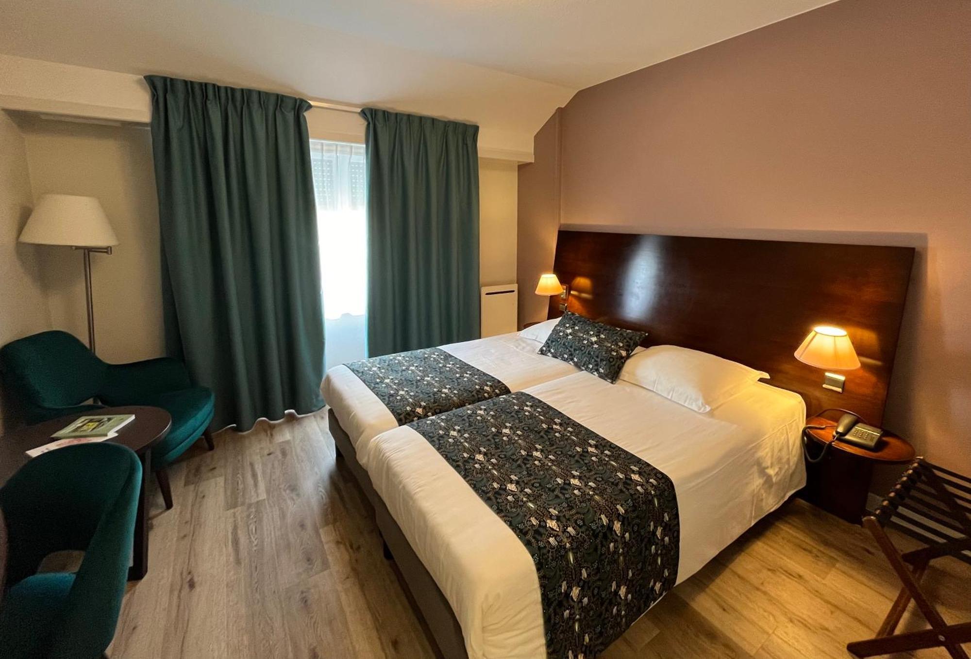 Hotel Le Menestrel Рибовиль Экстерьер фото