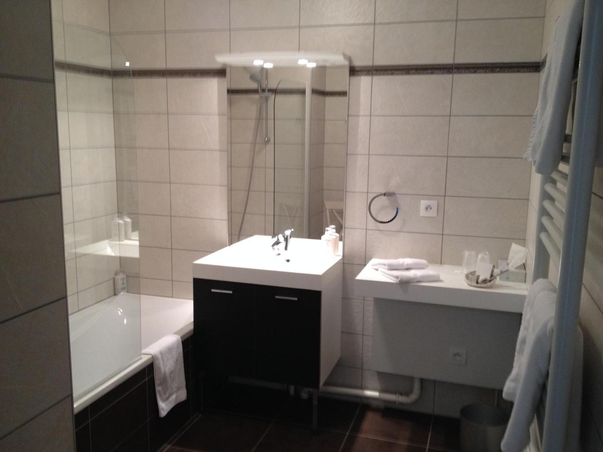 Hotel Le Menestrel Рибовиль Номер фото